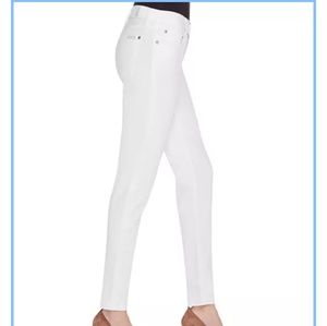 Skinny Jeans in White Twil